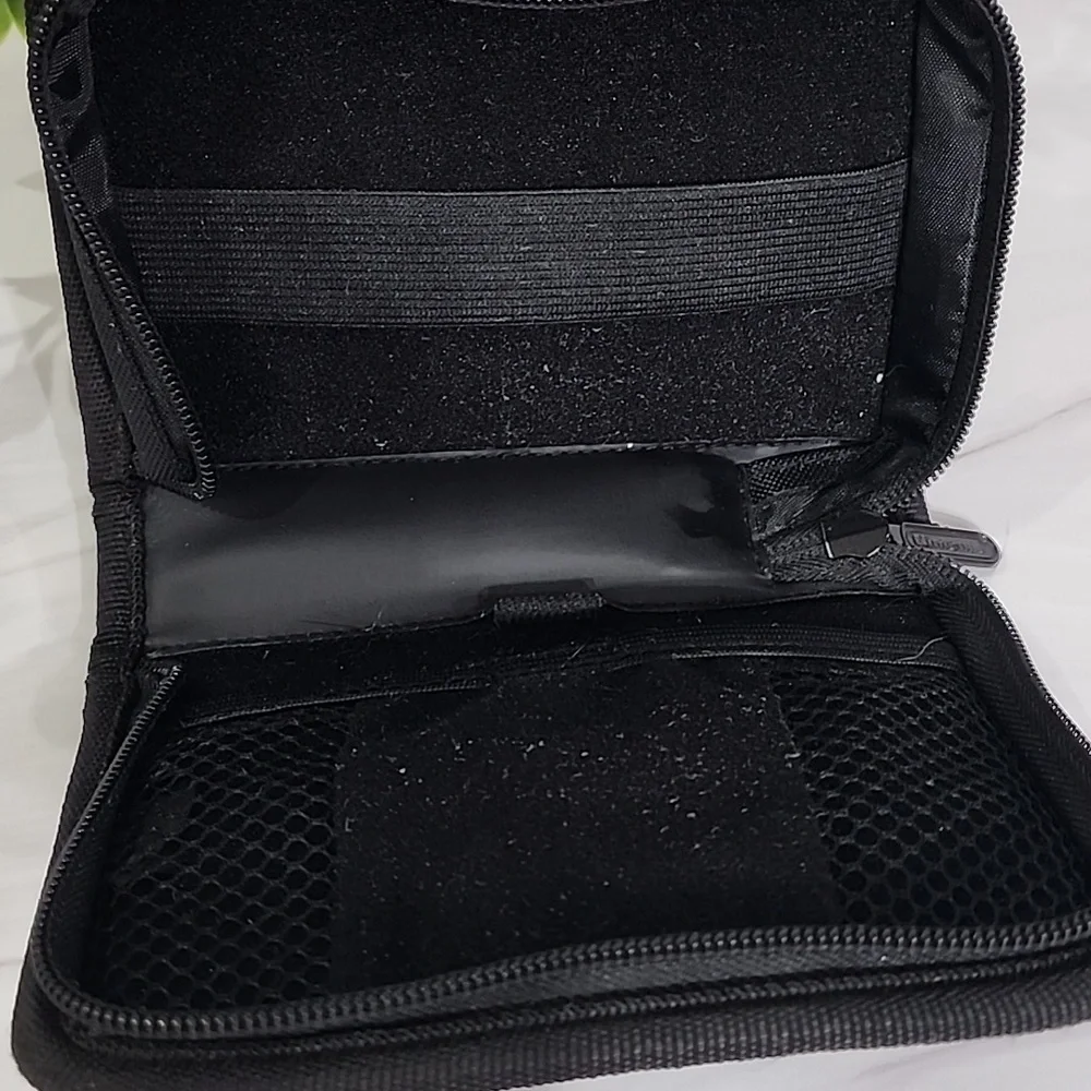 Nintendo DS Blue and Black Zip Game Cartridge Organizer